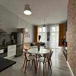Wroclawia Apartment *