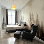 Wroclawia Apartment *