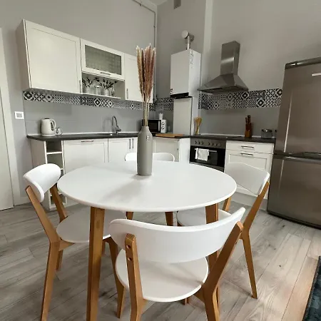Wroclawia Apartman *